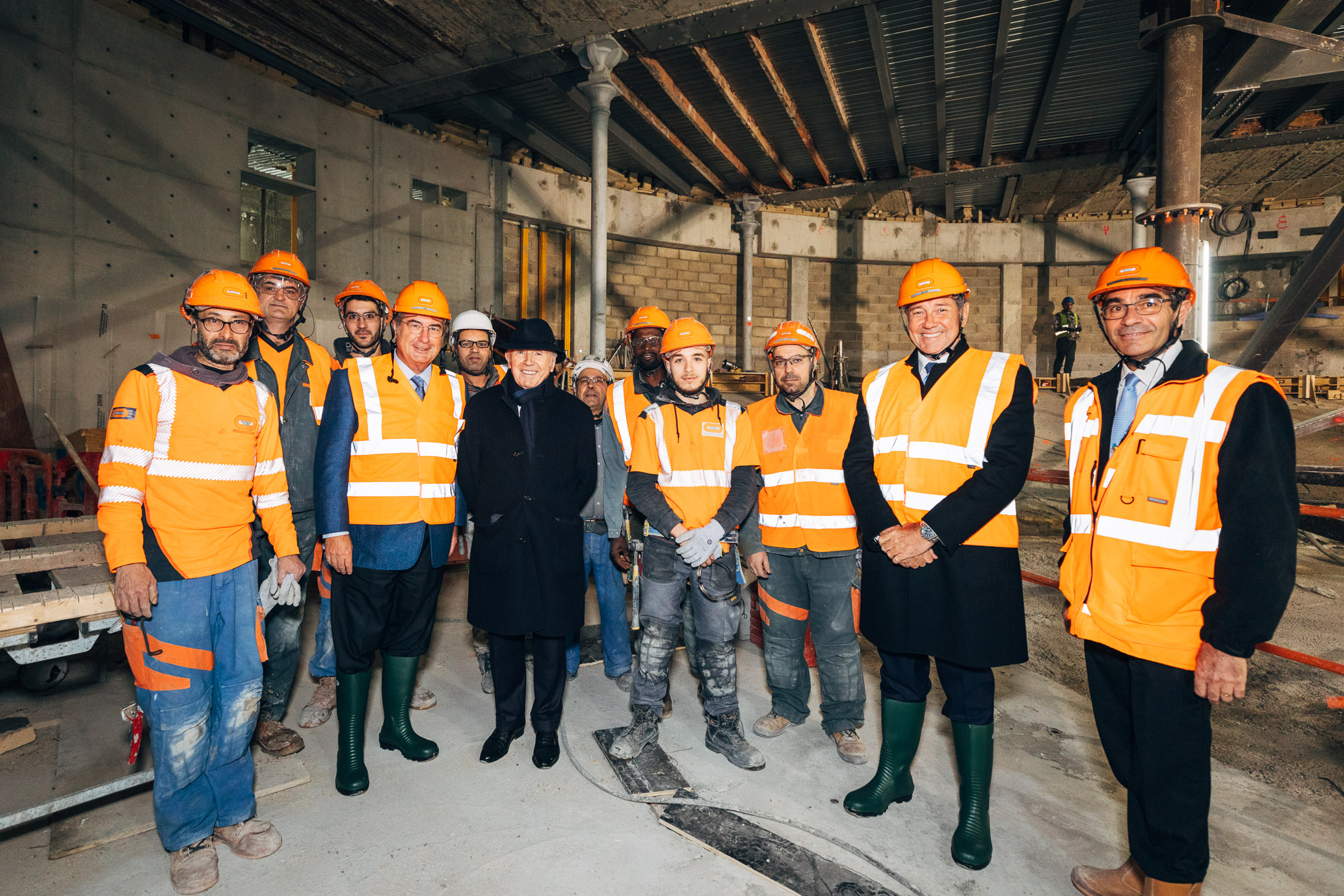 Rep News Coulage Du Voile Contemporain Sur La Bourse De Commerce